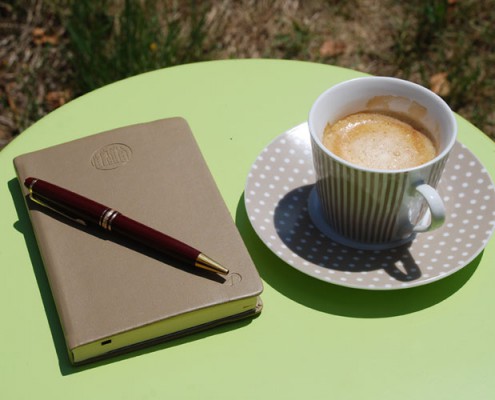 trouver inspiration avec un café et son bloc Quo Vadis